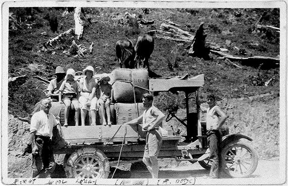https://www.temanawa.co.nz/wp-content/uploads/2023/08/First-truckload-of-wool-from-Okoroa-1931-1.jpg